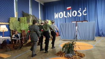 Przedstawienie "Wolność" przygotowane przez klasę 6a i 6b