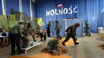 Przedstawienie "Wolność" przygotowane przez klasę 6a i 6b