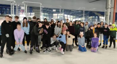 Uczniowie na lodowisku